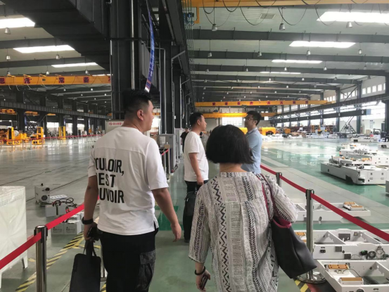 参观机械车间