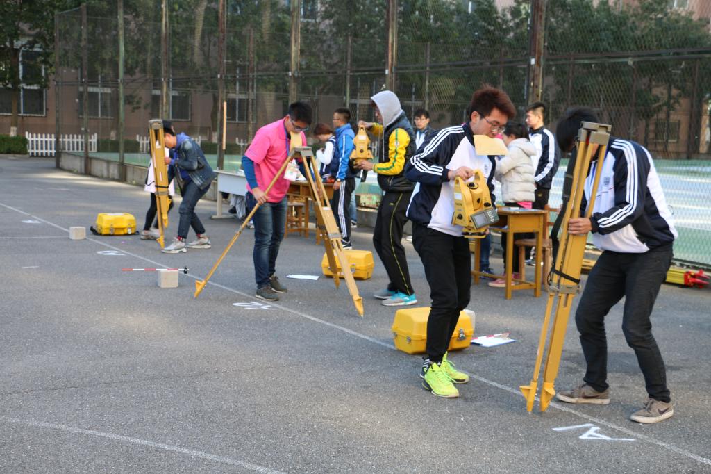 我院学生比赛瞬间1
